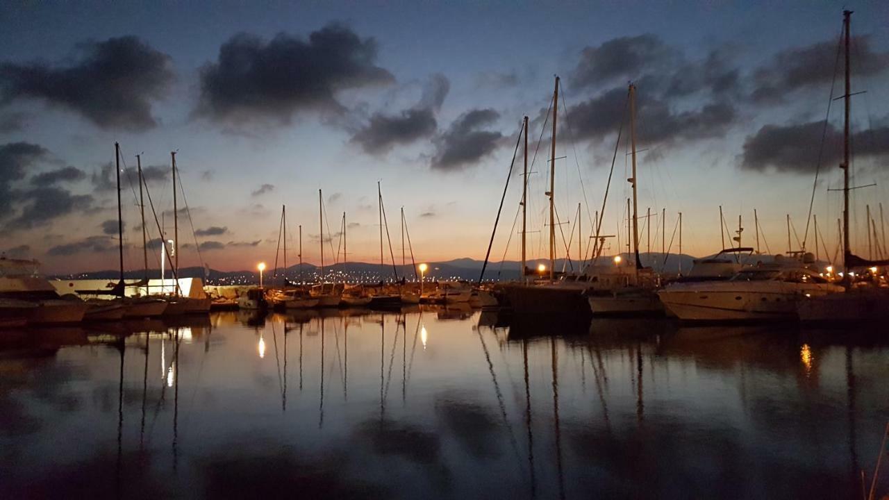 Saint Raphael - Appartement Dans Villa Au Calme A Valescure Y- Prix Inchanges Exteriör bild